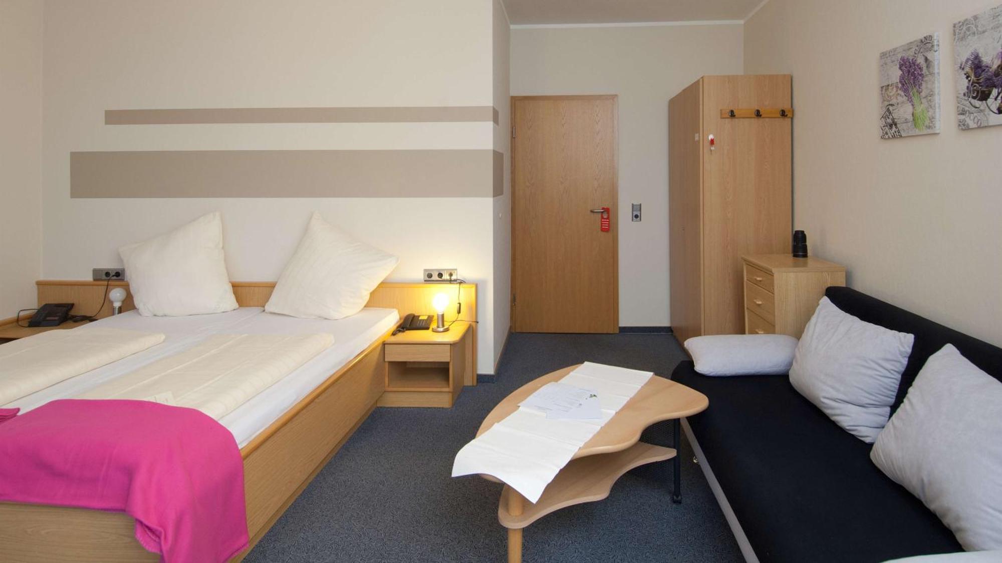 Hotel Garni Am Goetheplatz Bad Münster am Stein-Ebernburg Quarto foto