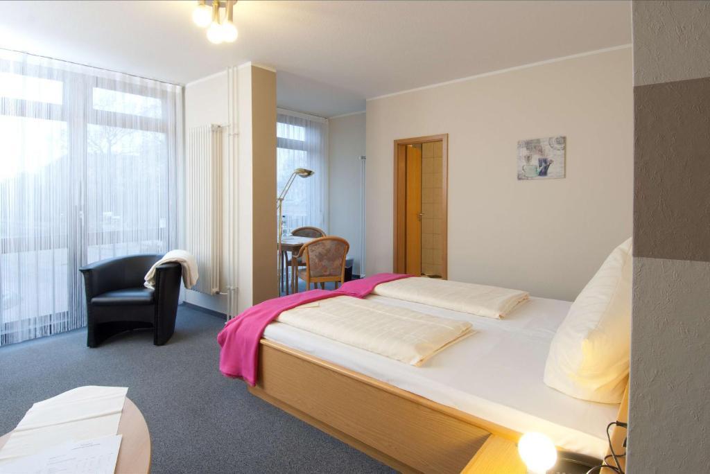 Hotel Garni Am Goetheplatz Bad Münster am Stein-Ebernburg Quarto foto