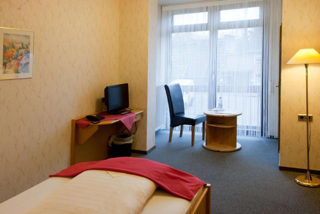 Hotel Garni Am Goetheplatz Bad Münster am Stein-Ebernburg Quarto foto